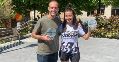 Carlos Sancho y Uxue Fernández-Andes, vencedores del 10K de la carrera solidaria de Oyón