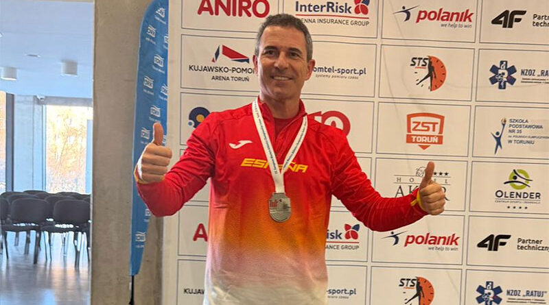 Alfonso Castiella, subcampeón de Europa de 4×200 M50