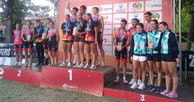 El equipo femenino del Tritones Rioja alcanza el podio nacional de Acuatlón en Calahorra