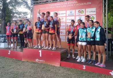 El equipo femenino del Tritones Rioja alcanza el podio nacional de Acuatlón en Calahorra