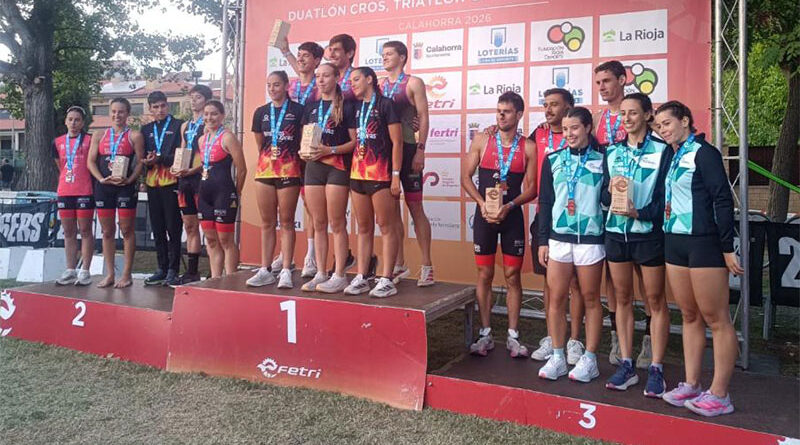 El equipo femenino del Tritones Rioja alcanza el podio nacional de Acuatlón en Calahorra